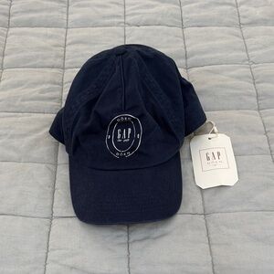 GAP Doen collab hat